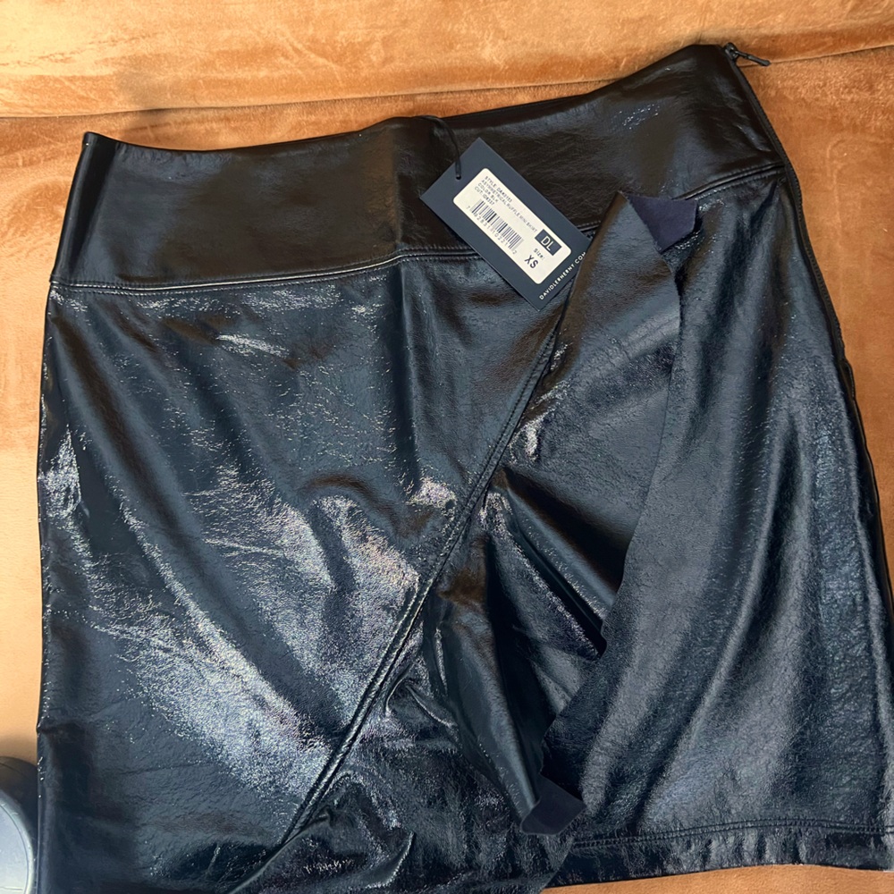 DAVID LERNER NY Asymmetrical ruffle mini skirt BLACK XS